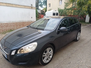 Vand Volvo V60 an 2013 la 4650 euro Timișoara  - imagine 4