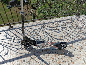 Trotineta pliabila nonelectrica