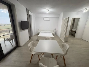 Inchiriez apartament cu o camera, etaj 8 din 9,
