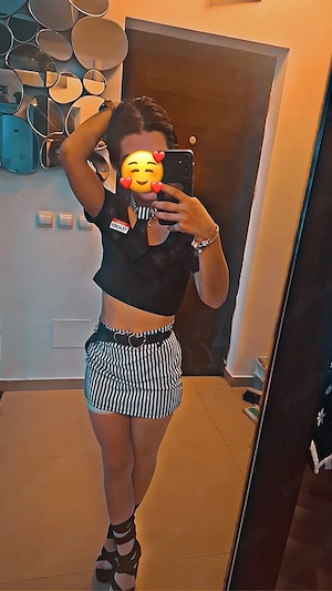 Noua in zona miniona party girl 