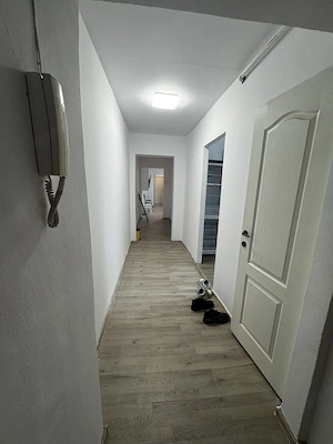 Apartament de închiriat   3 camere - imagine 2