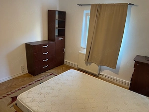 Proprietar închiriez 3 camere decomandate|etaj 1|cetrala gaz |2 bai | renovat recent |zona Girocului - imagine 3