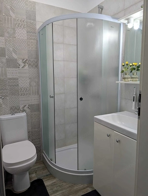 Vând apartament 3 camere, mobilat și utilat cu loc de parcare inclus - imagine 6