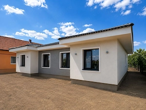 Casa pe parter in Albina | 74 mp utili - teren 334 mp | 125.000 € - imagine 2