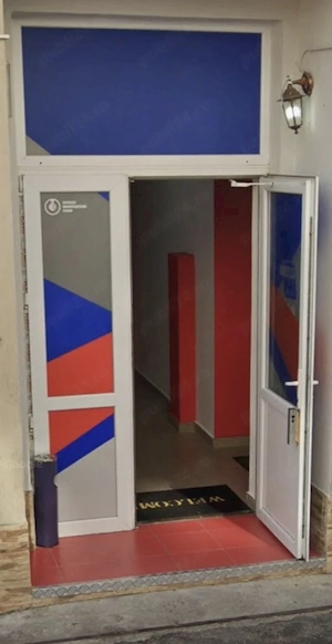 Ușă cu pui PVC cu dublă deschidere 
