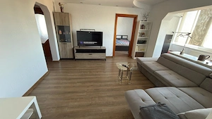 Inchiriez apartament 3 camere central , langa Universitate  - imagine 4