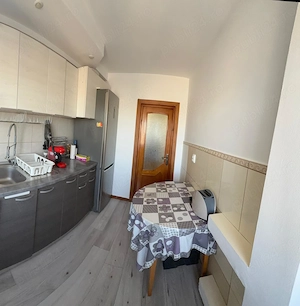 Inchiriez apartament 3 camere central , langa Universitate  - imagine 2
