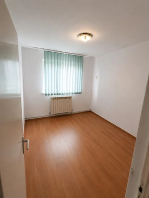 Apartament 3 camere, 65 mp, zona Centrala-Balș  - imagine 3