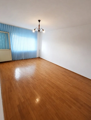 Apartament 3 camere, 65 mp, zona Centrala-Balș  - imagine 2