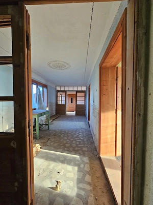Casă cu etaj de vânzare,  Poienii de Jos, com Buntești - imagine 6