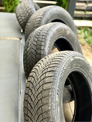 4 anvelope de iarna 235/65/17  2xBridgestone + 2xGoodYear DOT 2023 ca NOI - imagine 2