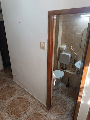 Închiriez apartament 2 camere - imagine 4