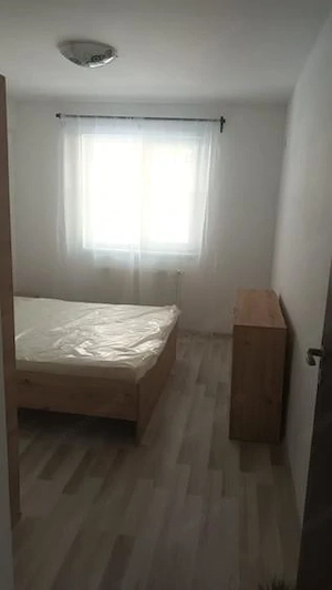 Apartament tip studio 42 mp la 12 min de metrou la 2 min de scoala , gradinita , - imagine 2