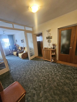 apartament cu 4 camere, etaj 2 si boxa, zona Capela,  respectiv zona centrala a mun. Rm Valcea - imagine 4