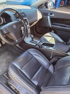 Volvo C70 D3 Inscription, An Fabricatie 2012, Motor 2.0 Diesel, 150CP, Automata, Decapodabila - imagine 4