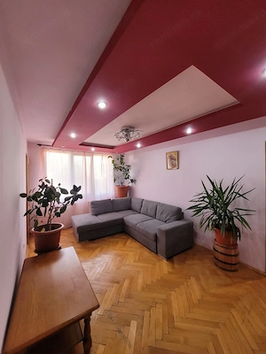 Apartament 3 camere cu parcare de inchiriat- strada De mijloc - imagine 2