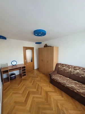 Apartament 3 camere cu parcare de inchiriat- strada De mijloc - imagine 6