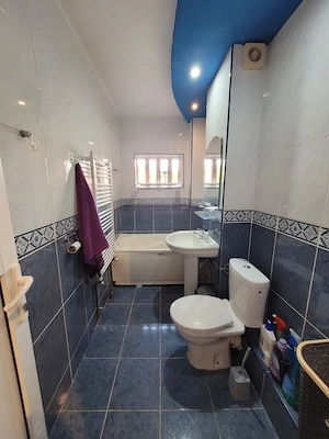 Apartament 3 camere cu parcare de inchiriat- strada De mijloc - imagine 5