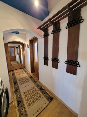 Apartament 3 camere cu parcare de inchiriat- strada De mijloc - imagine 7