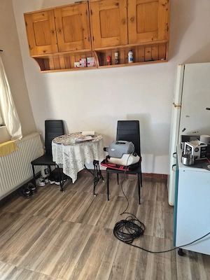 Proprietar Vand Garsoniera in curte comuna - imagine 4
