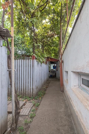 Casă din cărămidă, cu garaj și curte proprie – zona centrală Constanța - imagine 15