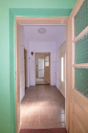 Casă din cărămidă, cu garaj și curte proprie – zona centrală Constanța - imagine 6