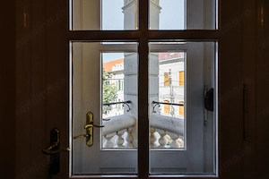 Apartament 3 camere - cladire istorica reabilitata - Ultracentral - Comision 0% - imagine 17