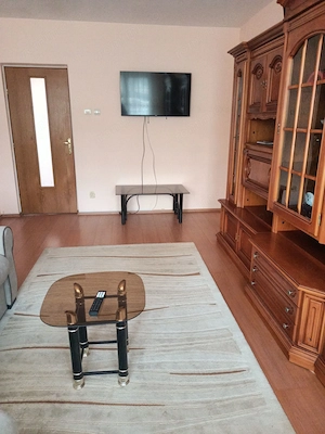 Ofer spre închiriere apartament cu trei camere. - imagine 3