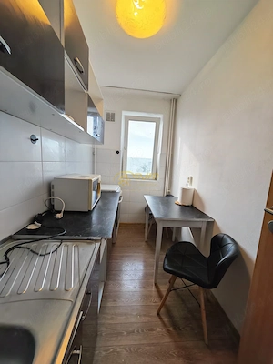 Apartament 2 camere Podul Ros - imagine 2