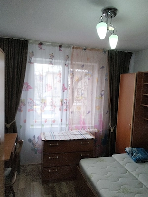 Închiriere apartament cu trei camere  - imagine 8
