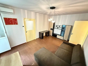 Apart 2 camere Ion Mihalache metrou 1 Mai etaj intermediar vedere frontala
