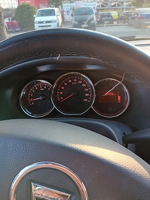 Dacia MCV 2016, 09cc benzina gaz,consum mic,inmatriculata,190 000 km,combi,f.spatioasa,culoarea arg. - imagine 6