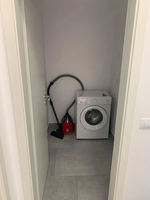 Inchiriez apartament 2 camere zona Coresi - imagine 5