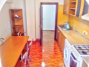 Apartament 3 camere Privighetorii et.1 