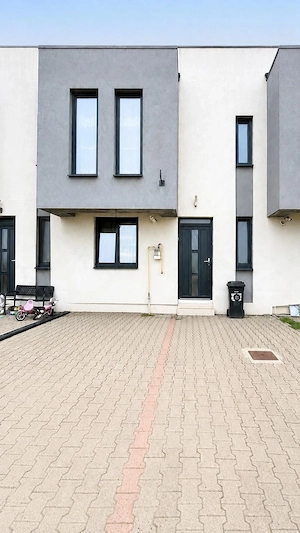 3 camere, curte proprie și Comision 0% – Casă înșiruită în Giroc