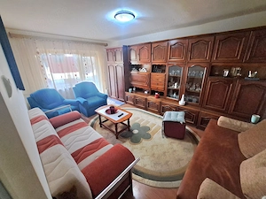 Vand apartament 3 camere
