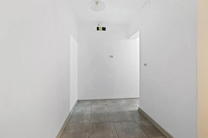 Apartament cu 2 camere de vânzare în Mangalia   Renovat, parter, Strada Sirenei - imagine 7