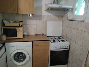 De inchiriez apartament 2 camere in zona Sagului