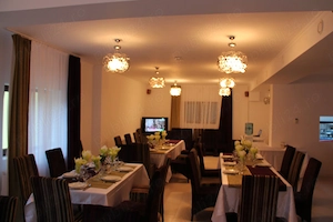 Inchiriere - Complex Turistic Rucar-Bran, 21 camere, sala cursuri, sala agrement, restaurant. - imagine 3