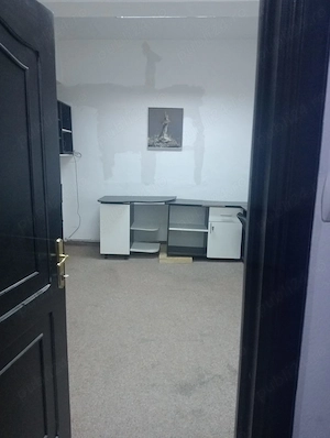 Închiriez spațiu comercial mic 12 mp , lângă Palaloga , lângă BTT  pe palier cu notariatul, etj1  - imagine 2