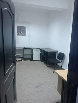 Închiriez spațiu comercial mic 12 mp , lângă Palaloga , lângă BTT  pe palier cu notariatul, etj1  - imagine 1