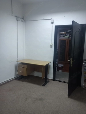 Închiriez spațiu comercial mic 12 mp , lângă Palaloga , lângă BTT  pe palier cu notariatul, etj1  - imagine 4