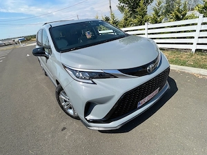 Toyota Sienna XSE Hybrid AWD 7 Locuri 2.5 -245 CP   An 2023 - imagine 5