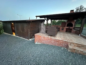 Domeniu privat, cu padure, cabana si teren de tenis, in Nadas - imagine 9