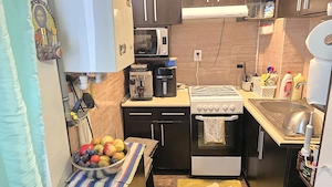 Vand apartament cu 2 camere cu GARAJ in Deva, Dacia (Romanilor), etaj 2, bloc de 4 etaje,