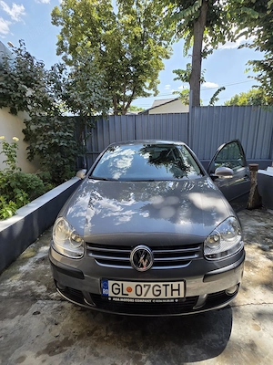 Vand Volkswagen Golf 5, unic proprietar, 29000km,pe benzina.pret 6.900 euro negociabil