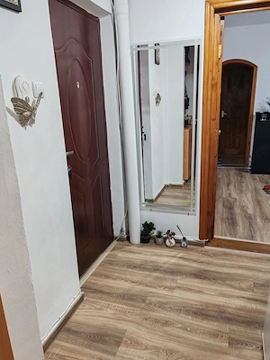 Vând apartament 