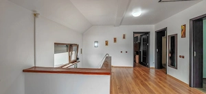 Vila cu design modern - imagine 9
