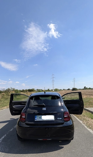Fiat 500e 42 kWh 118 CP Icon, negru, electric, automat, 3 uși, 4 locuri. - imagine 2