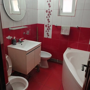 Închiriez apartament 2 camere - imagine 2